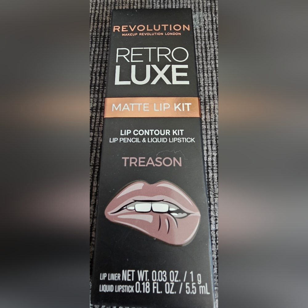7 For $24💋💋Reason Retro Luxe Matte Lip Kit - Treason